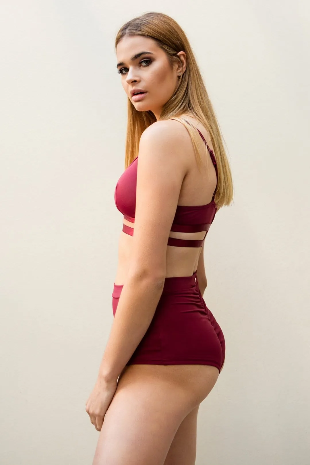 High Waist Shorts - Basic Scrunch Shorts Wine