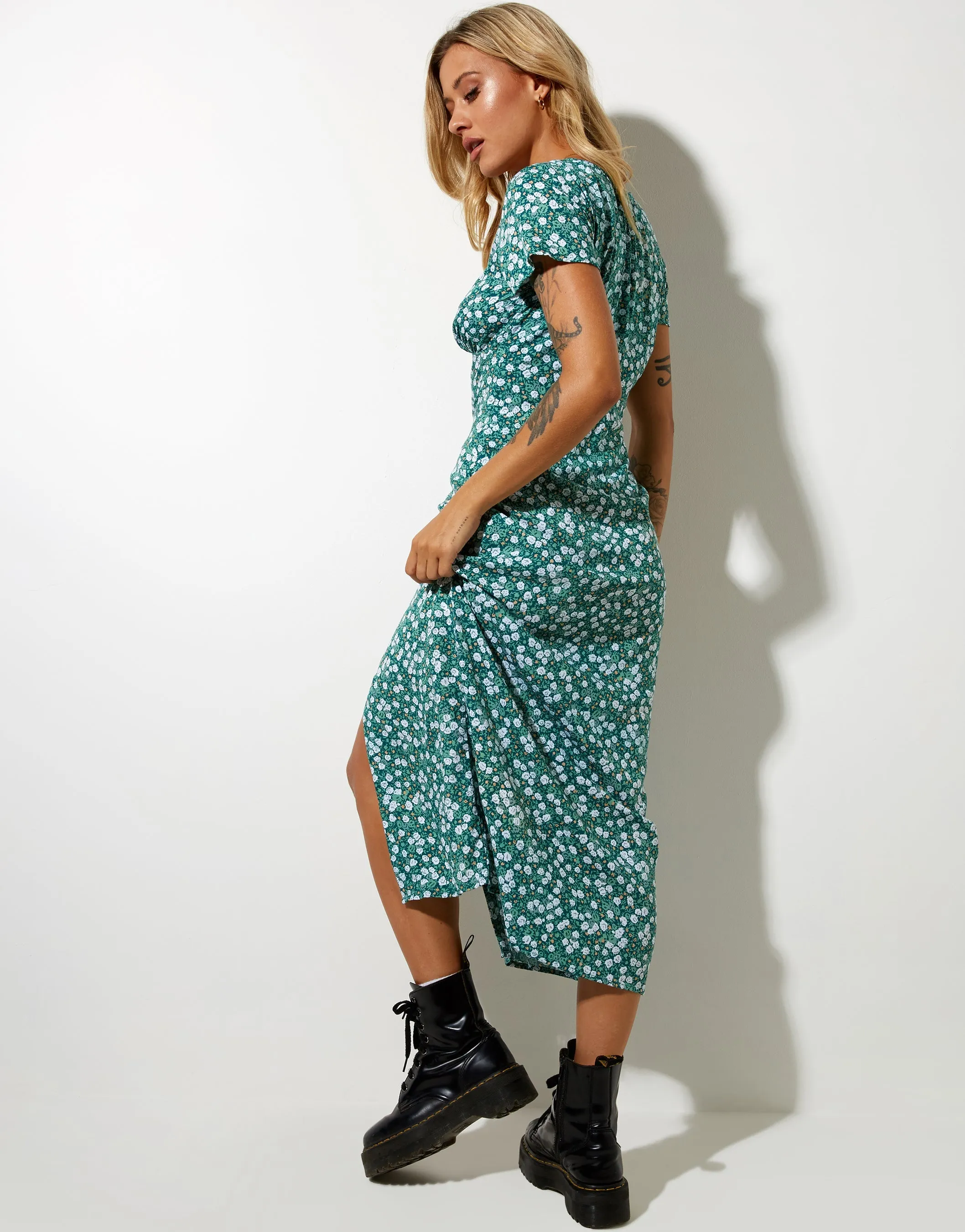 Larin Midi Dress in Floral Field Green