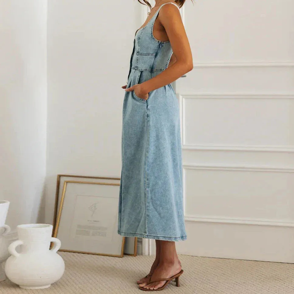 Summer Essentials Sweetheart Midi Dress in Denim